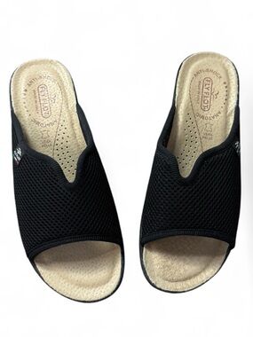 Fly Flot Italian Comfort Mesh Open-Toe Slide Sandals in Black